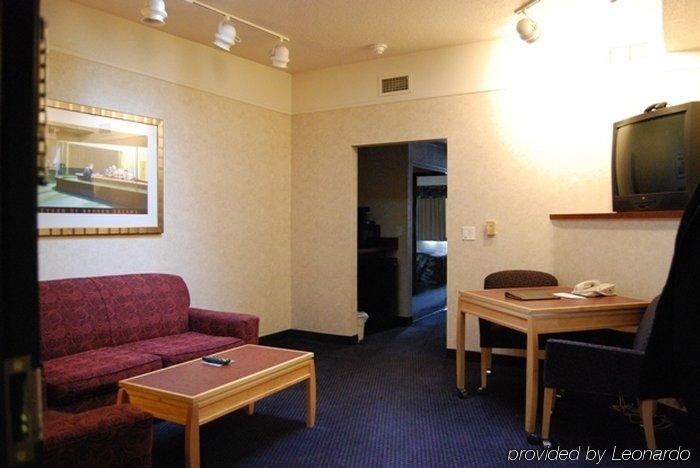 Concorde Inn Clinton Township Номер фото